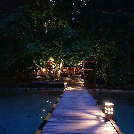 Raja Ampat Dive Resort Tapokreng Eksteriør billede