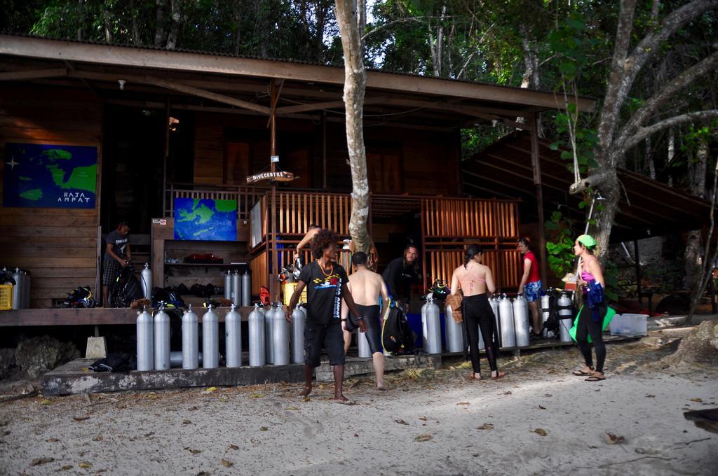 Raja Ampat Dive Resort Tapokreng Eksteriør billede