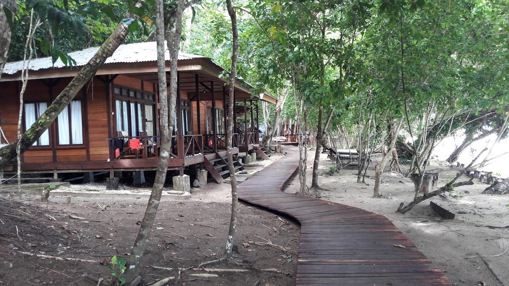 Raja Ampat Dive Resort Tapokreng Eksteriør billede