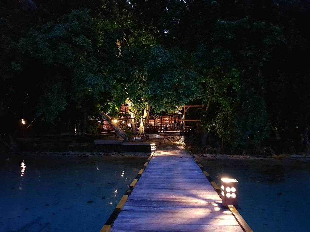 Raja Ampat Dive Resort Tapokreng Eksteriør billede