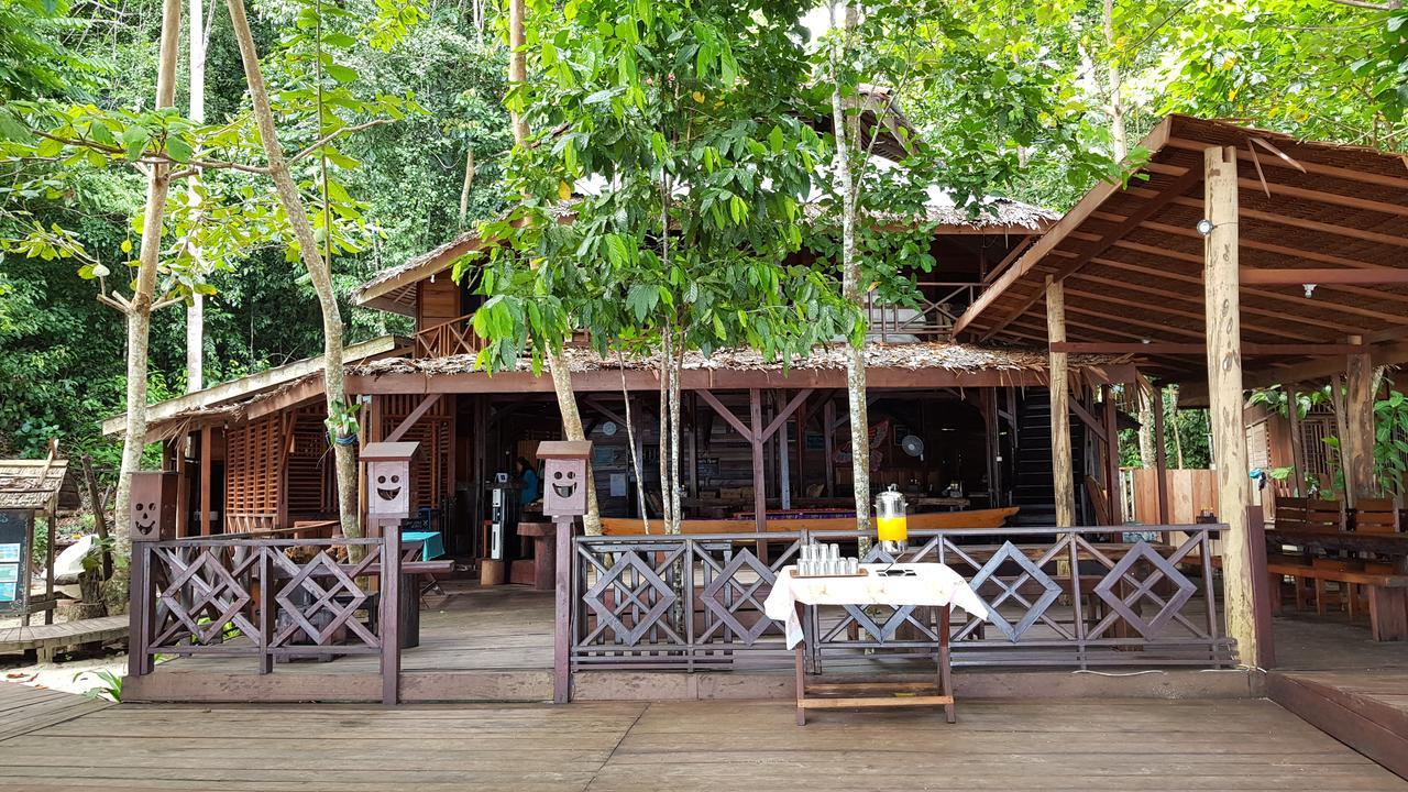 Raja Ampat Dive Resort Tapokreng Eksteriør billede